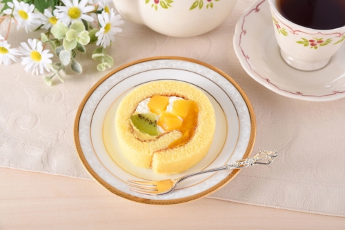 patisserie KIHACHI監修 「夏のフルーツロール　マンゴートライフル」