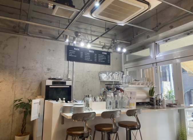Nooice food and coffee（ノイスフードアンドコーヒー）　店内