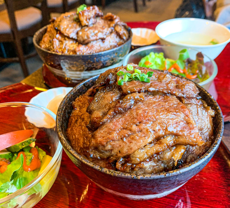 北九州八幡東区の「キッチン萬」で楽しむ迫力満点な高コスパランチ