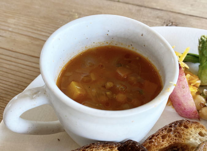 毎日のパンと喫茶 tison（チゾン）　パンプレート　トマトスープ