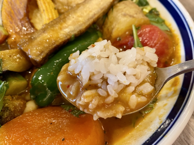 「Rojiura Curry SAMURAI.」のチキンと一日分の野菜20品目