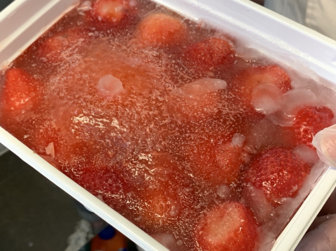 「天山 太宰府本店」あまおう苺のかき氷用氷にはいちごがぎっしり！