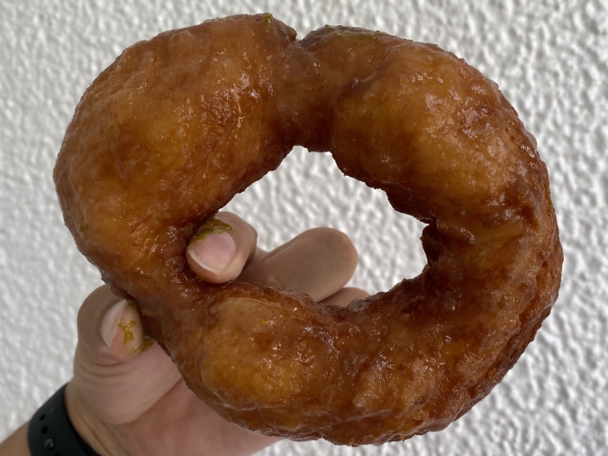 『Doughnuts Q（ドーナツキュー）』のビッグサイズドーナツ