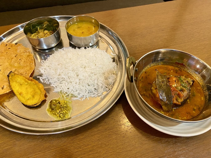 INDIAN SPICE FACTORY（インディアンスパイスファクトリー）　東インド／ベンガリーランチ（ナマズのスープカレー）