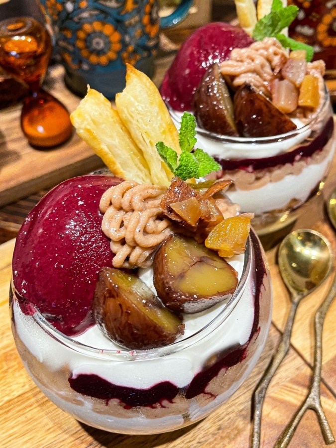 Okada Dining&Cafe Sweets HAKATA（オカダダイニング＆カフェスイーツハカタ）　モンブランカシスのパフェ