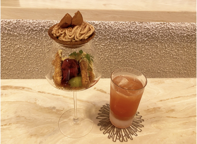『Sweets＆bar Mont Pignon Fukuoka（スイーツバー モンピニョン フクオカ）』カクテル＆モンブランパフェ