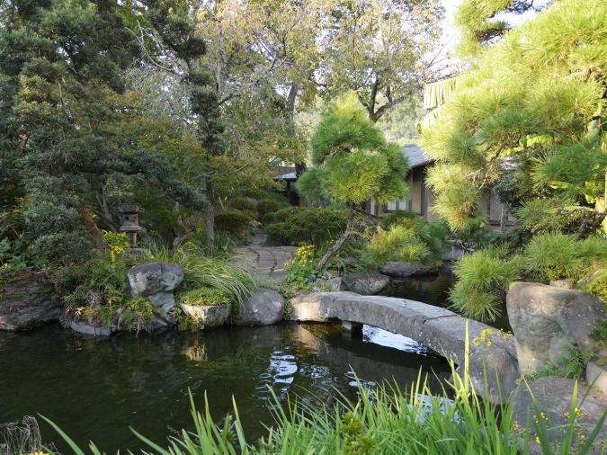 泰泉閣（たいせんかく）　敷地内の日本庭園