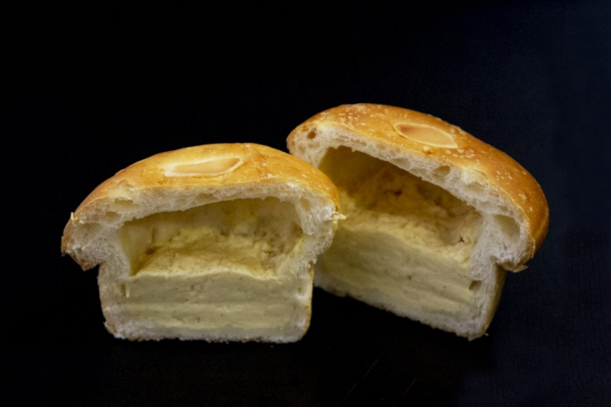 『haruta bakery』（ハルタベーカリー）クリームパン