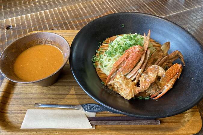 筥崎 鳩太郎商店（ハコザキ キュウタロウショウテン）　渡り蟹のつけ麺