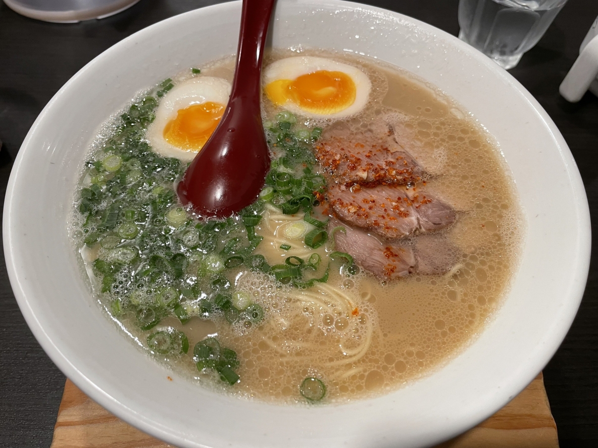 一度食べたらやみつき!「麺屋我ガ(GAGA)」の絶品豚骨ラーメン