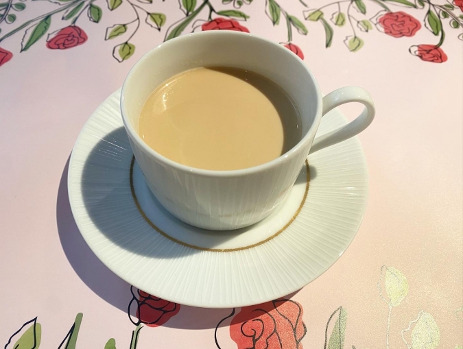 紅茶とパフェのお店 Picxy（ピクシー）　紅茶（ロイヤルミルクティー）
