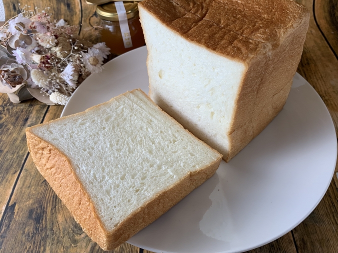 『食ぱん四二八（よつや）久留米すわの店』食パン