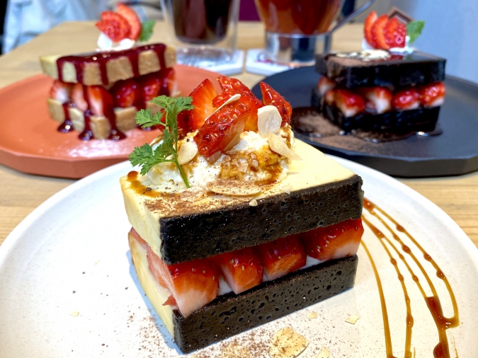 『COSAELL COFFEE AND CHEESECAKE SHOP』チーズケーキサンドAMAOU