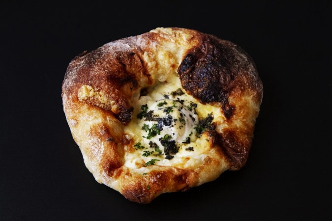 『ブランジェ・カイチ』肉味噌と玉子のパン