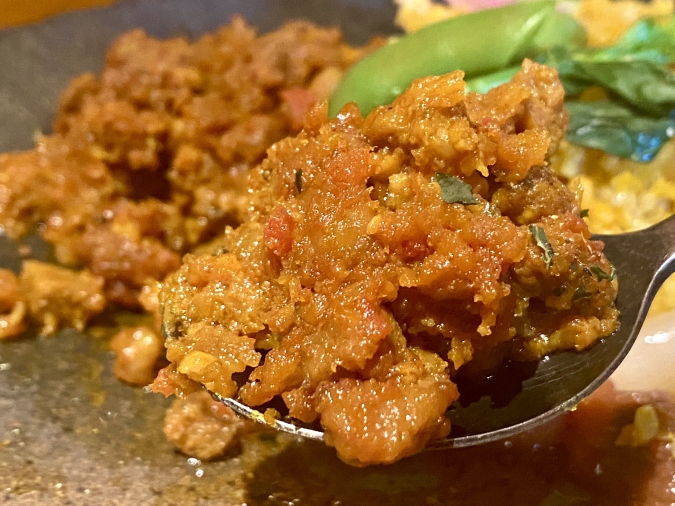宴場FLAVOR（ウタゲバフレーバー）　やよい豚と久留米産純蜂蜜の梅ポークビンダルー
