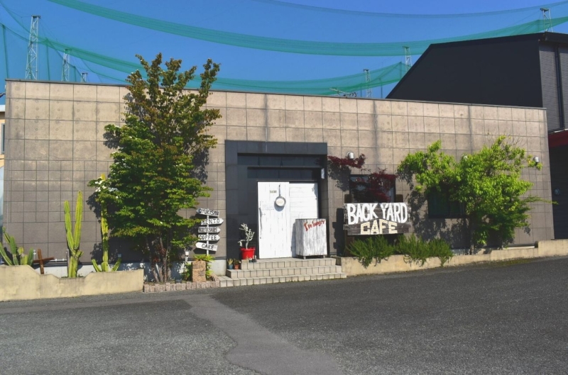 バックヤードカフェ外観