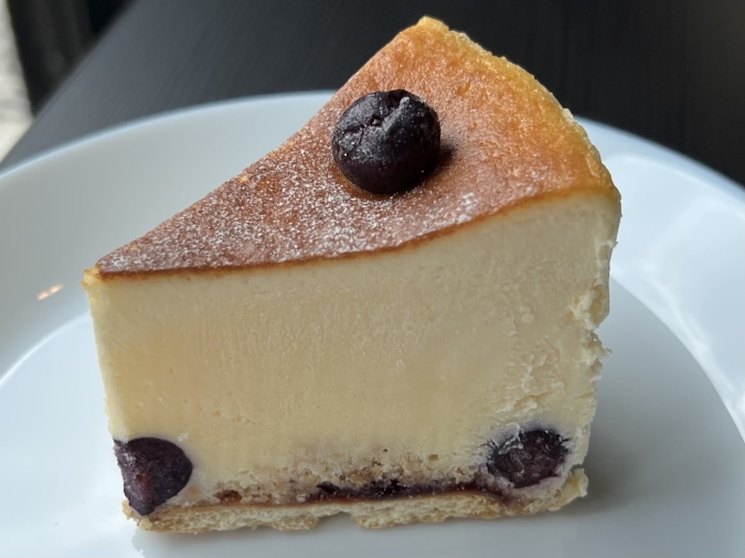 ブルーベリーのチーズケーキ　C.C.LABO（シーシーラボ）