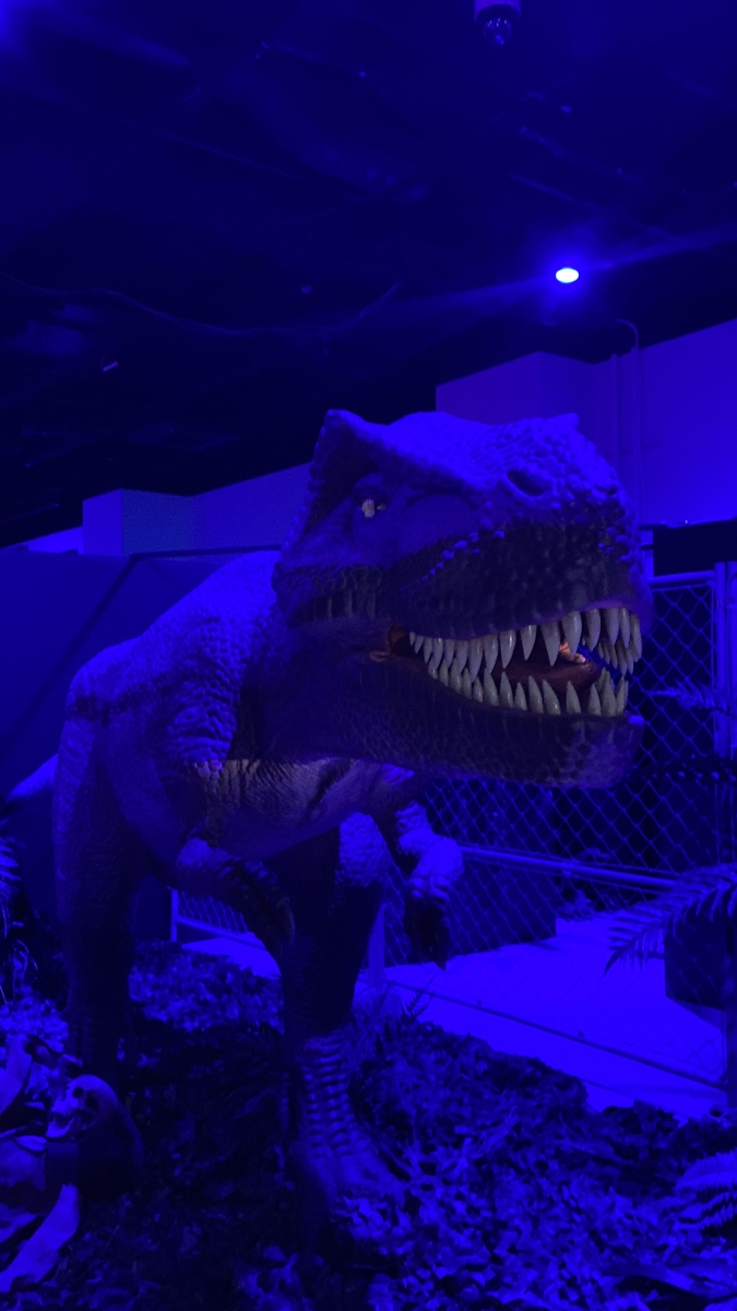 昭和建設 presents タッチ ザ ダイナソー 恐竜アドベンチャー展　巨大な恐竜が生息する迷路