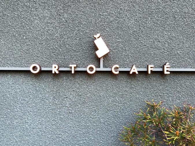 ORTO CAFE（オルトカフェ）　看板