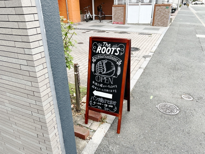 The ROOTS　看板