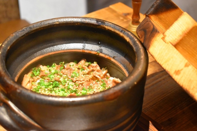 Gaogao （ガオガオ）　炙り和牛の土鍋飯