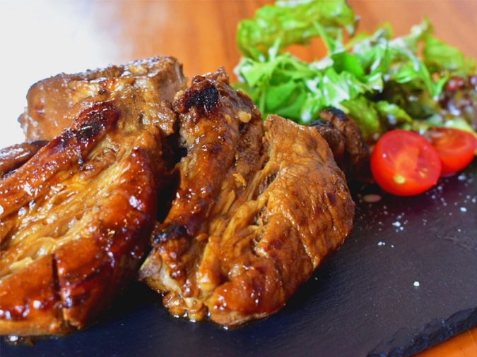 GRILL DINING Gaooo（グリルダイニングガォー）スペアリブ