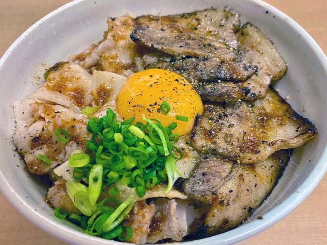 豚マニア丼稲田屋　豚マニア丼
