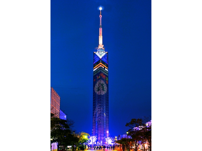 福岡タワー　月見のイルミネーション