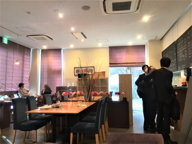 九州工業大学 戸畑キャンパス　カフェレストラン「カフェ ド ルージュブラン」店内