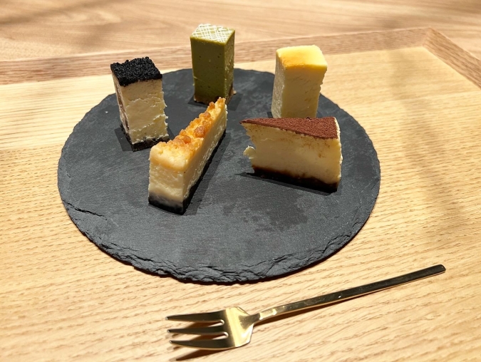 KAKA cheesecake store（カカ チーズケーキストア）桜坂店　食べ比べプレート