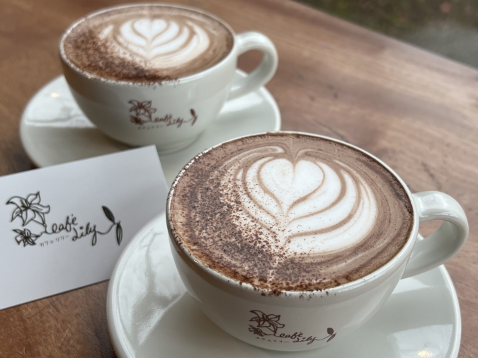 cafe lily（カフェ リリー）ホットチョコレート