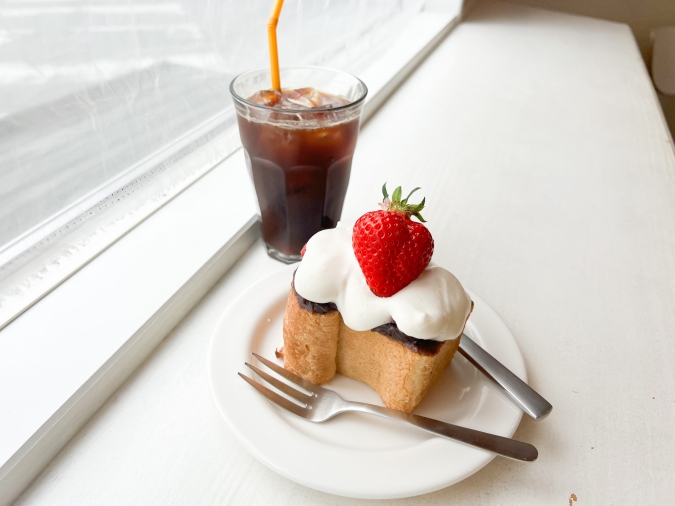 Good up Coffee（グッドアップコーヒー）　苺のメルティあんこトースト