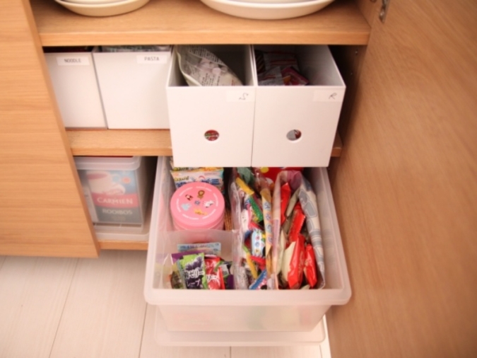 お菓子の収納テクニック