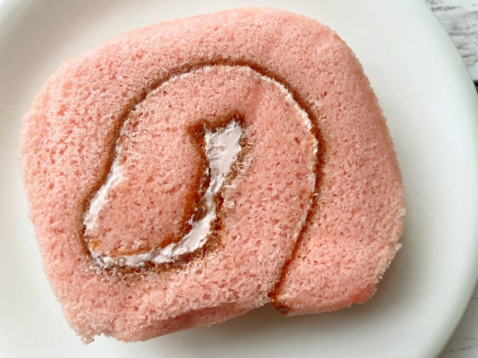 無印良品「桜のロールケーキ」