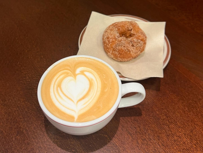 Little O Coffee and Donut（リトルオーコーヒーアンドドーナツ）　カフェラテとドーナツ