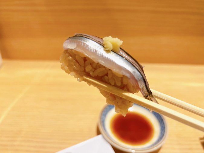 超速鮮魚(R)寿司 羽田市場 博多リバレインモール店　きびなごにぎり
