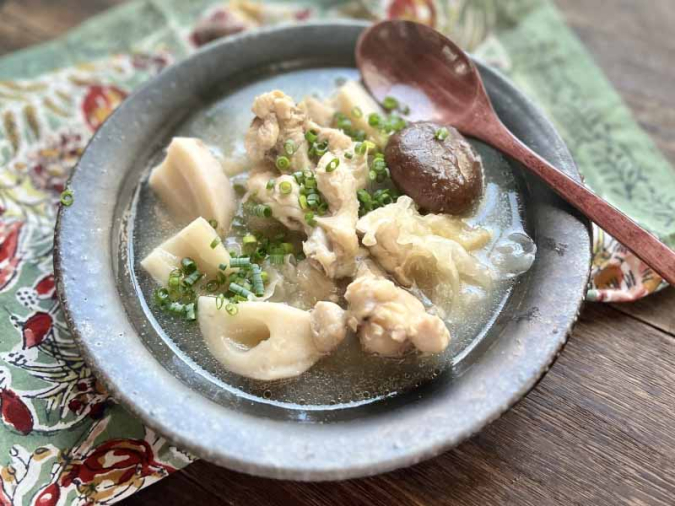 れんこんと白きくらげのスープ煮
