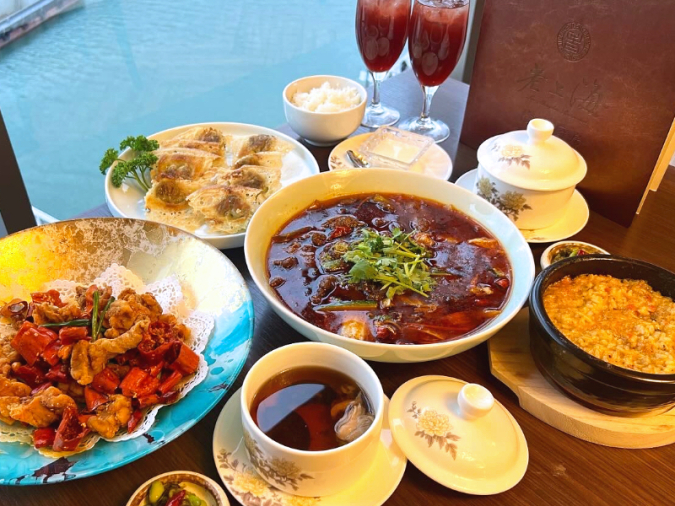 老上海 陸氏厨房 中洲店（ラオシャンハイ リクシチュウボウ）」