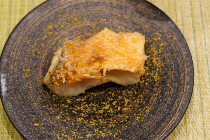 熟成鮨ねざかなや：甘鯛の松笠焼きのこまぶり