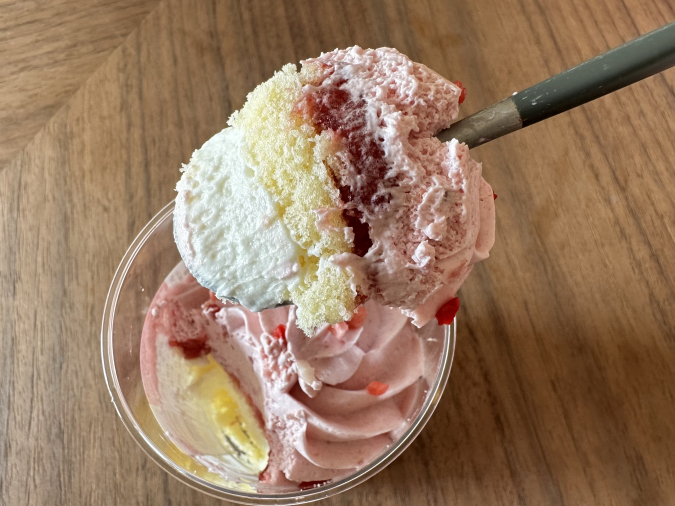 ローソン「Uchi Café×ICHIBIKO 苺のカップショートケーキ（苺＆ホワイトチョコ）」