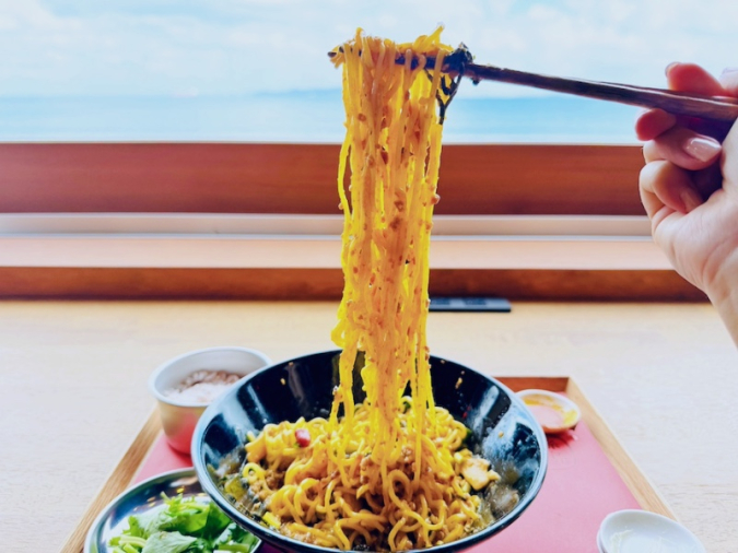 MOON MOON MOON CAFE（ムーンムーンムーンカフェ）