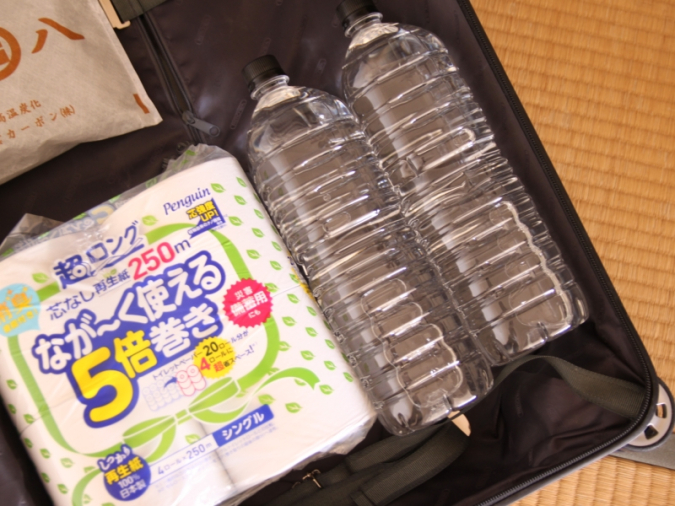 スーツケース活用術　非常用グッズを収納する