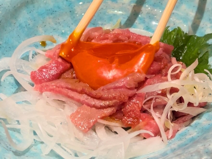 海鮮料理と寿司 うおism 小倉駅前店　ユッケ