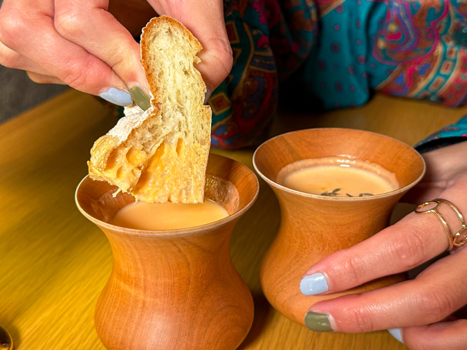 POCO A PETIT（ポコ ア ペティ）　ランチコース　自家製パン・季節スープ