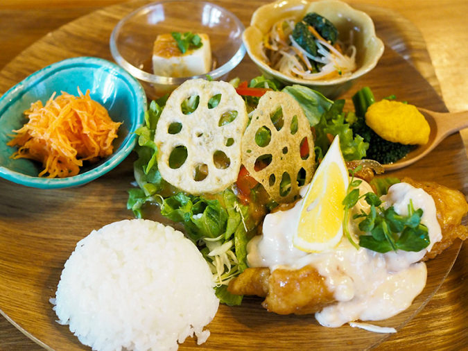 LOG KITCHEN（ログキッチン）