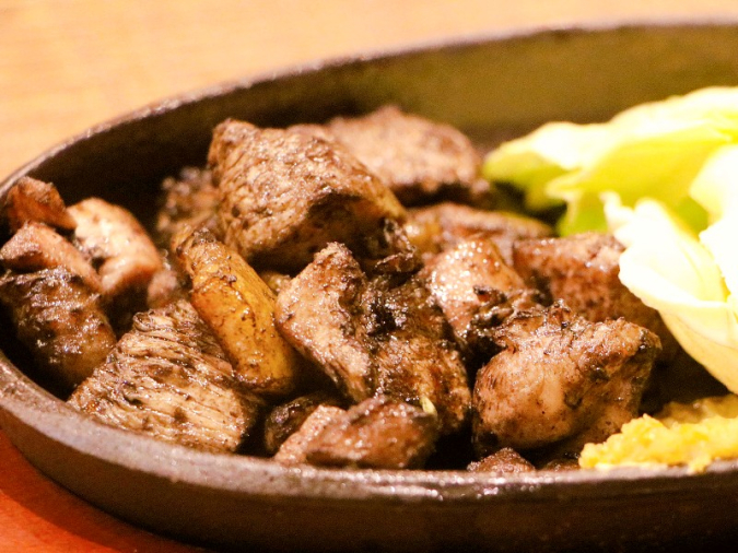 ヒナタノ蔵 ～宮崎料理とじとっこ～ 炭火焼き　地鶏