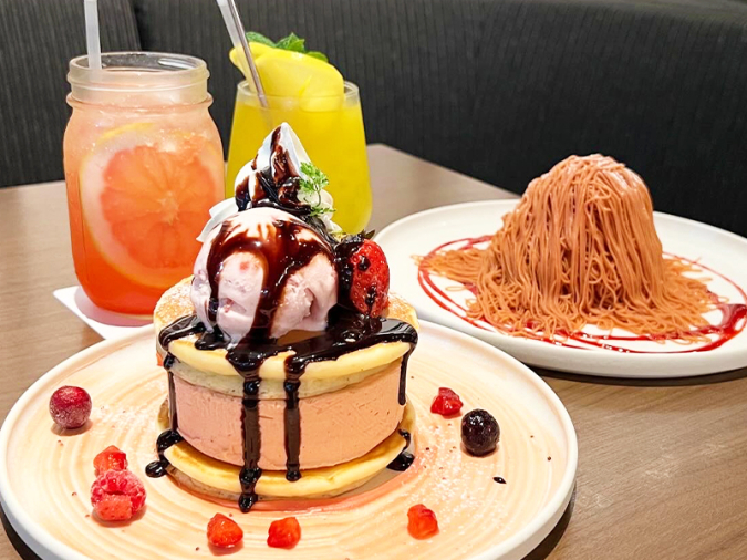 Giraffe Monochrome（ジラフモノクローム）2024年いちごスイーツ