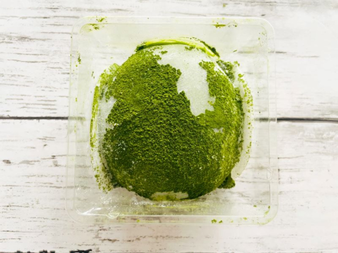 Lawson's "Uchi Café x Morihan Rich Matcha Daifuku-like Pancakes"