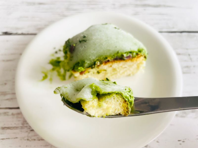 Lawson's "Uchi Café x Morihan Rich Matcha Daifuku-like Pancakes"