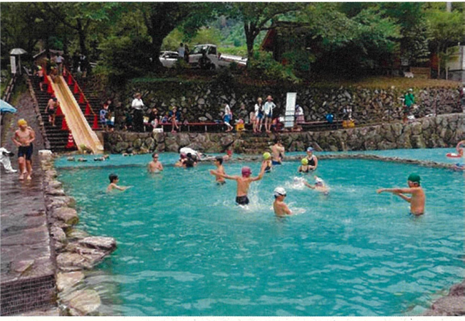 調音の滝公園　流水プール